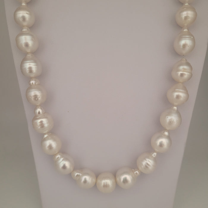White South Sea Pearls 10-13 mm 18K Gold Clasp