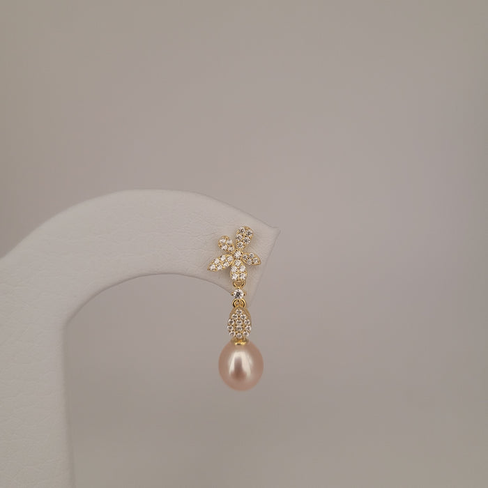 Cultured Pearl Earrings 8 mm Tear-Drop Natural Color in Silver 925