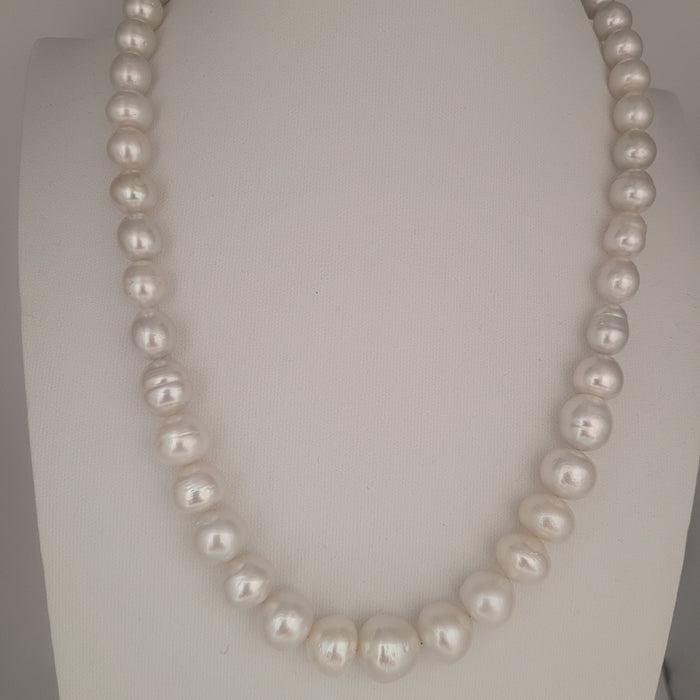 White South Sea Pearls 9-13 mm 18K Gold Clasp