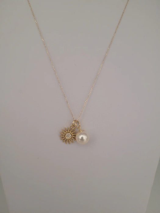 A Japanese Akoya Cultured Pearl 8-8.5 mm AAA Quality