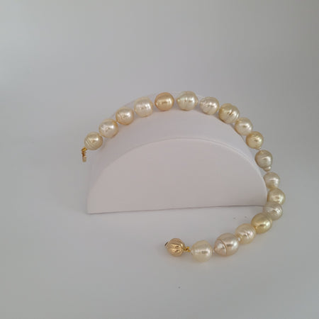 South Sea Pearls Bracelet, 18 Karat Gold |  The South Sea Pearl |  The South Sea Pearl