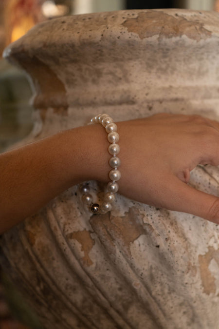 White South Sea Pearls Bracelet - 9-10 mm bracelet, 18 Karats Gold The South Sea Pearl